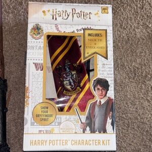 . Harry Potter Character Kit - Burgundy & Gold Tie and glasses